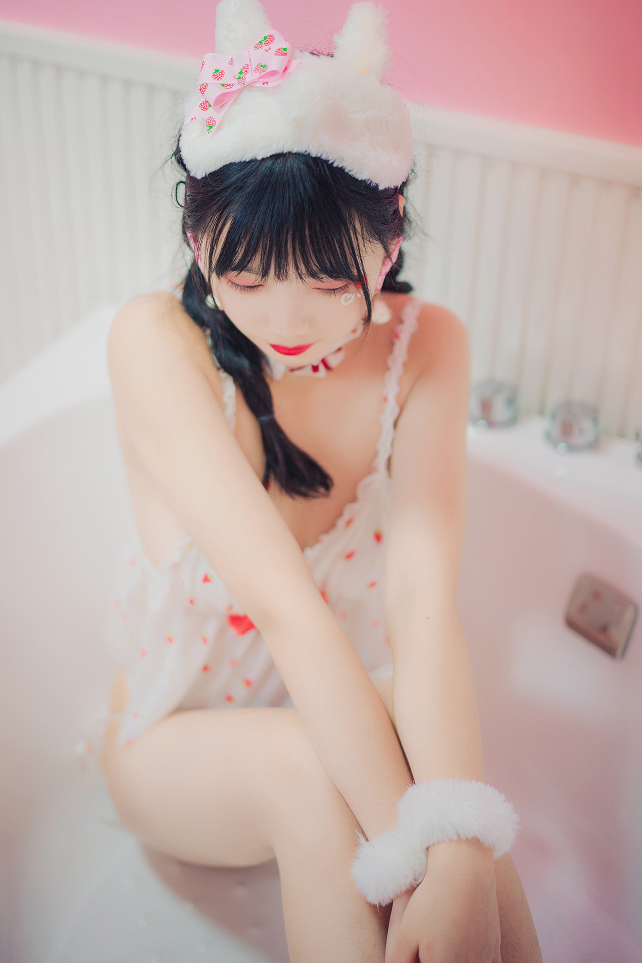 图片[1]-风之领域 – NO.167 草梅裙睡衣 [43P]-XikXak